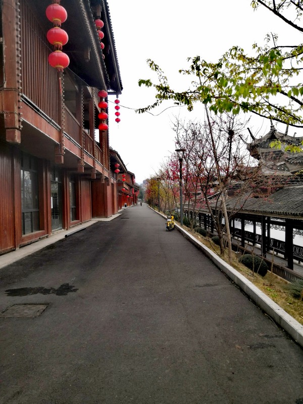 景区内的运动跑道。
