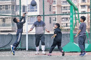 健身就在家门口目前，贵阳市共有852所学校的体育场地免费对社会开放。