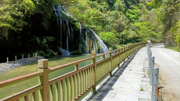 國家AAAA級旅游景區修文桃源河。張波攝