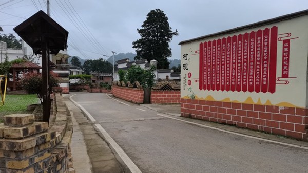 修文縣谷堡鎮平寨村。陳富順攝