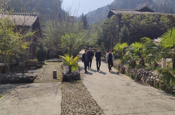 雨沖鄉油杉河傳統村落。 羅裕興攝
