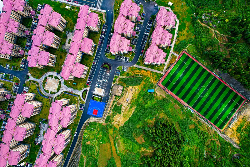2022年7月3日，雨后航拍贵州省黔西市文峰街道易地搬迁的惠风花园小区美丽如画。