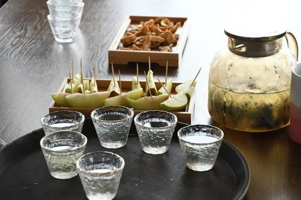 乐桃公司制作的桃茶。