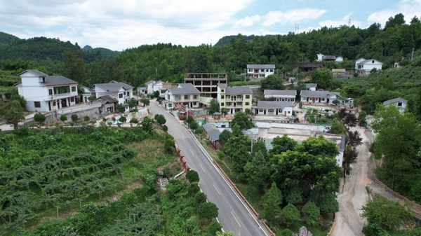 修文县谷堡镇平寨村。陶群摄