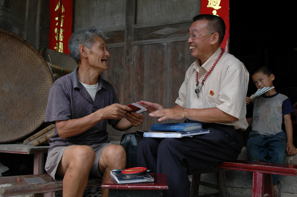 唐宗辅上门为农户服务。
