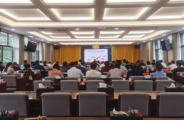 大方经济开发区派出干部参加县级培训  。李志文摄