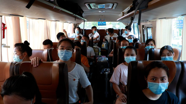 三都第二批医护人员驰援瓮安。