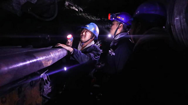 贵州豫能安顺煤矿实施最严安全“红线”管理制度。