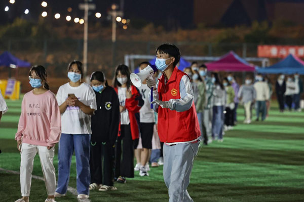 民大师生同心“战疫”护航校园平安。