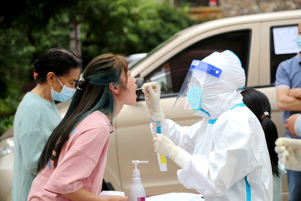 惠水县开展第一轮全员核酸检测。