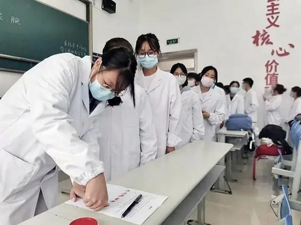 1直擊筑城廣場方艙檢測點現場