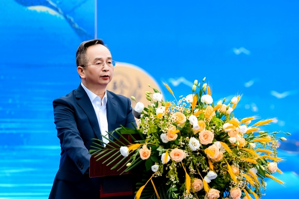 金东投资集团副总裁唐均致辞。