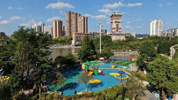 同心城市公園兒童健身娛樂設施。周海東、饒以中攝