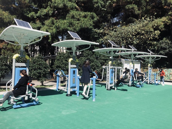 金陽街道鬆園社區智能健身驛站。
