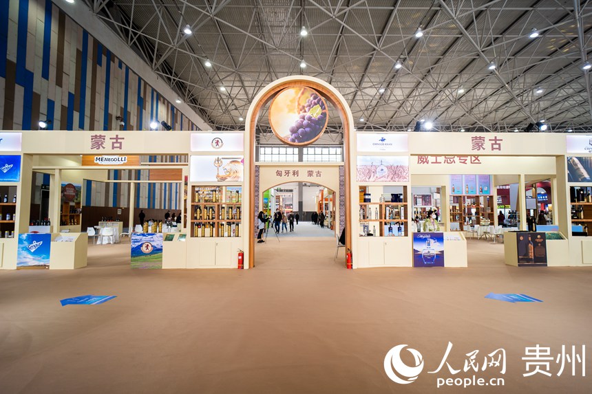 博览会现场的蒙古国展区。人民网记者 涂敏摄