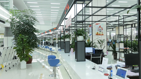 安順經開區政務大廳公積金業務辦理 為企業群眾提供便捷高效服務。