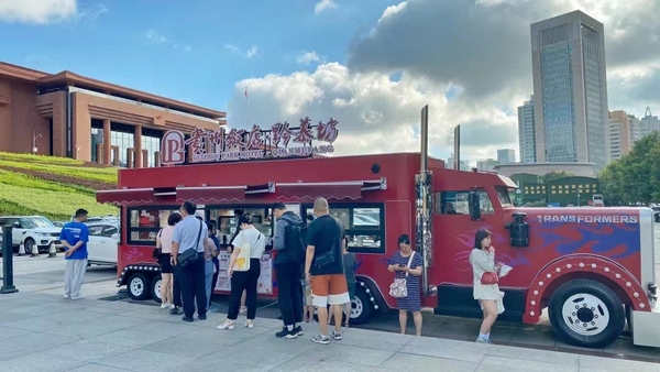 贵州饭店移动餐车。