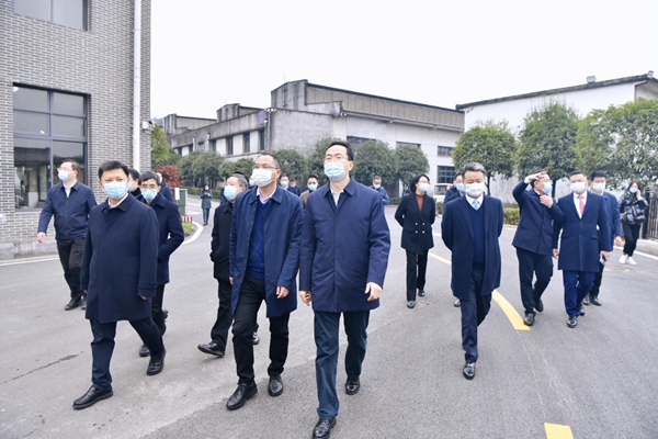 参观石子铺老厂区。