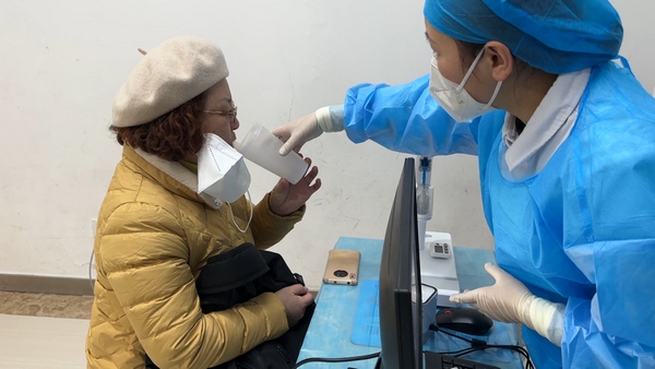 目前，贵阳市吸入式疫苗接种工作正有序开展。图片由贵阳广播电视台提供