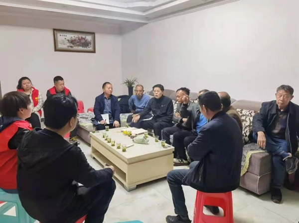 问需于民、问计于民。