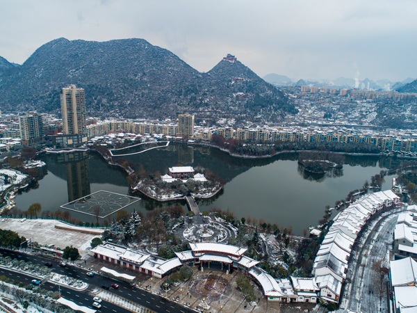 六盘水凤池雪景。聂康摄