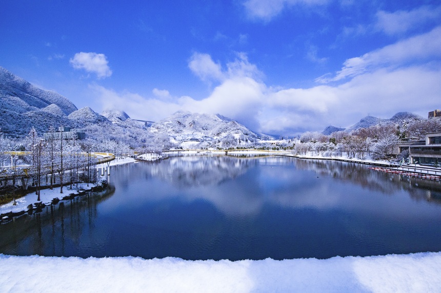 2022年12月28日，六盘水明湖国家湿地公园雪后初霁。赵桦摄