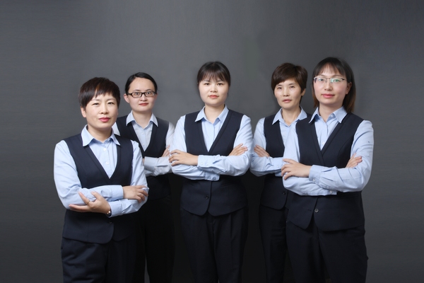 黔西南州分行個人金融部員工合影。