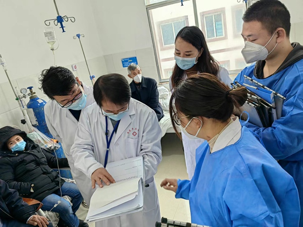 开阳县妇幼保健院开展五级医务人员进基层巡诊医疗工作 (2)