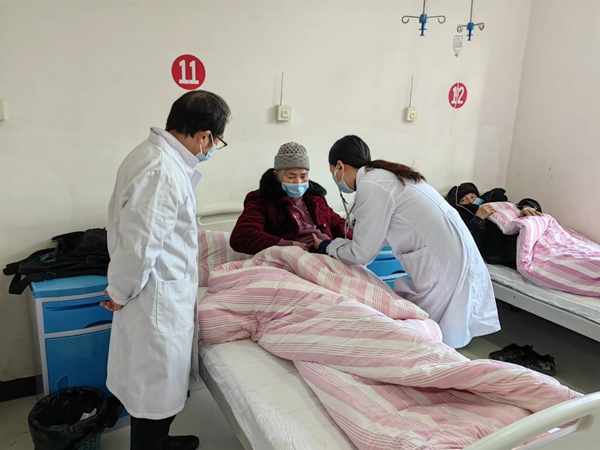 开阳县妇幼保健院开展五级医务人员进基层巡诊医疗工作