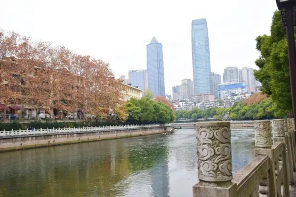 （图片3）南明河一景