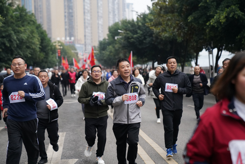 长跑现场。孙磊摄