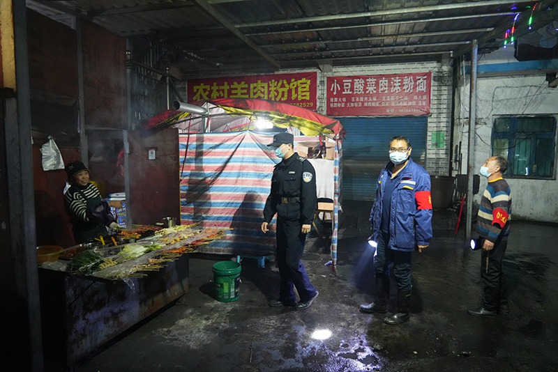 2警心暖民心。
