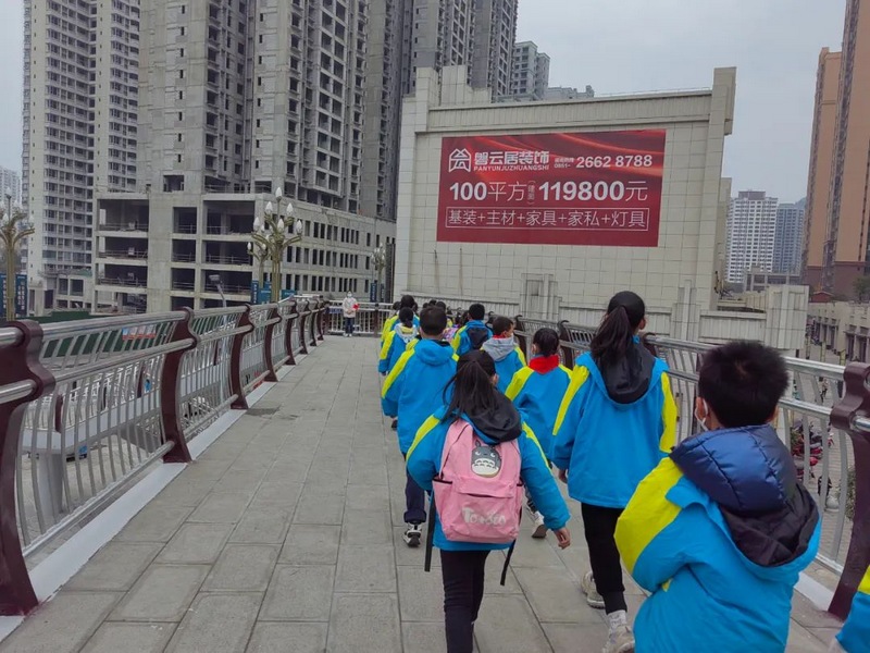 一条条道路，成了满载美好生活的“幸福路”。