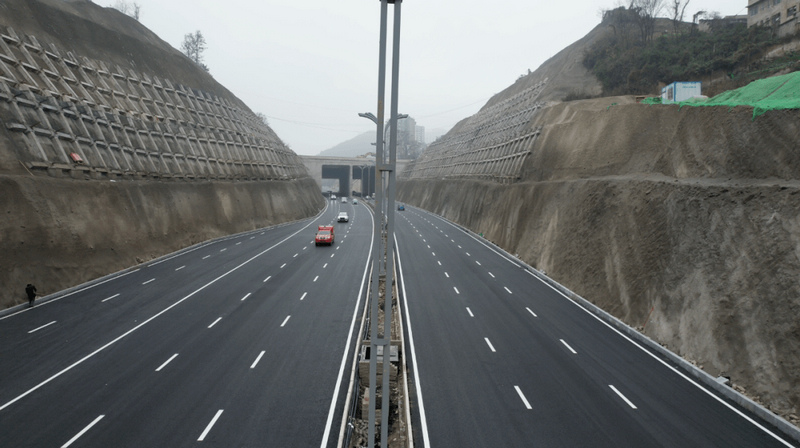 马王路通车。李海洋摄
