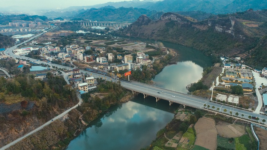 小坡山大桥。