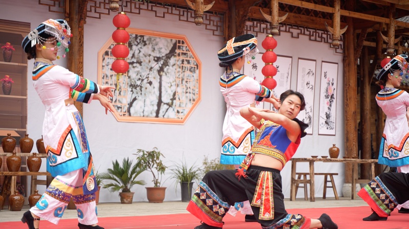 歌舞展演。畢節旅游集團供圖