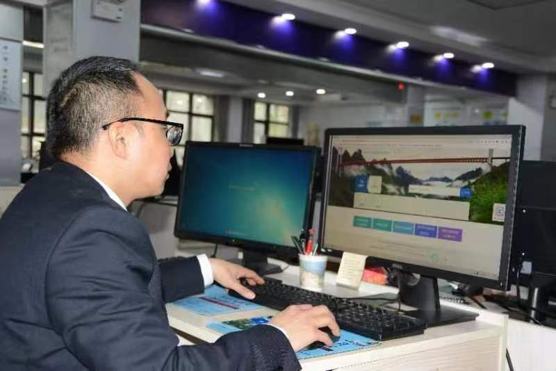 安顺供电局实现全省首单并联审批在线办电。
