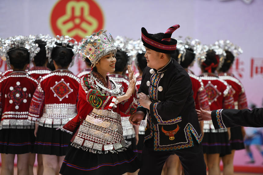 “三八”国际妇女节民族舞蹈大赛比赛现场。杨仁海摄