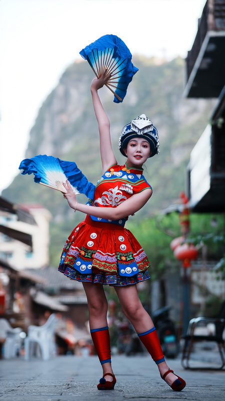 “花灯姑娘”。