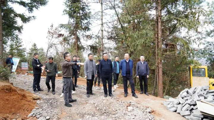 调研江南村供水工程节水改造项目。
