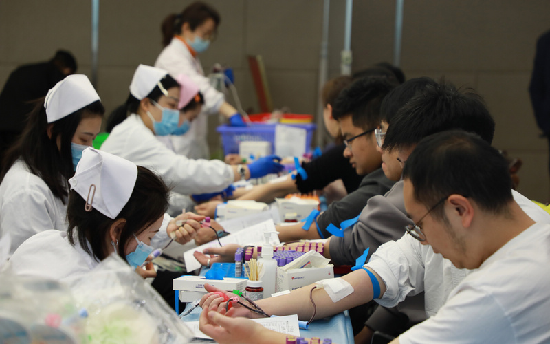 2.水电九局2023年职工义务献血活动现场。廖江平摄