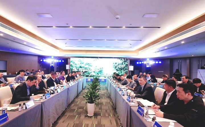 粤黔加工贸易业及纺织轻工业投资机遇座谈会在东莞举行。贵州省投资促进局供图
