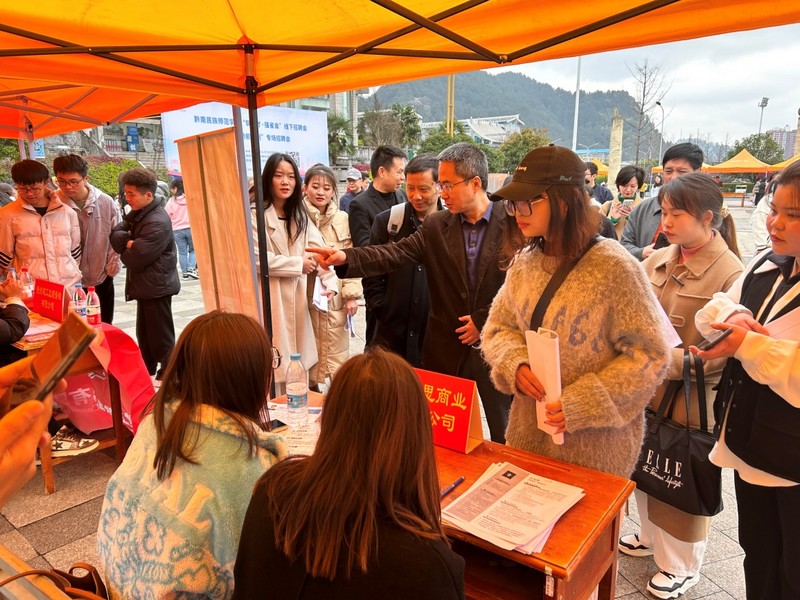 招聘会现场。