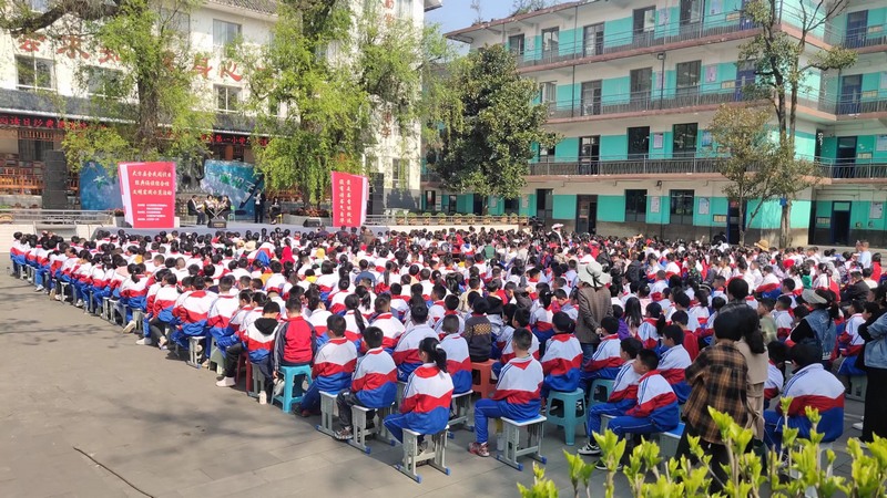 4月10日，大方縣全民閱讀經典誦讀綜合性文明實踐示范活動節目現場。（肖煒燁 攝）.jpg