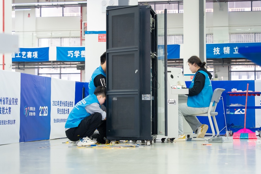 轨道交通信号控制系统设计与应用赛项(高职组)比赛现场。人民网记者 涂敏摄