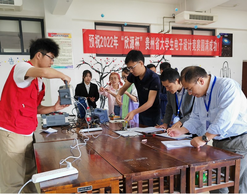 《谐波测量装置》现场测评。