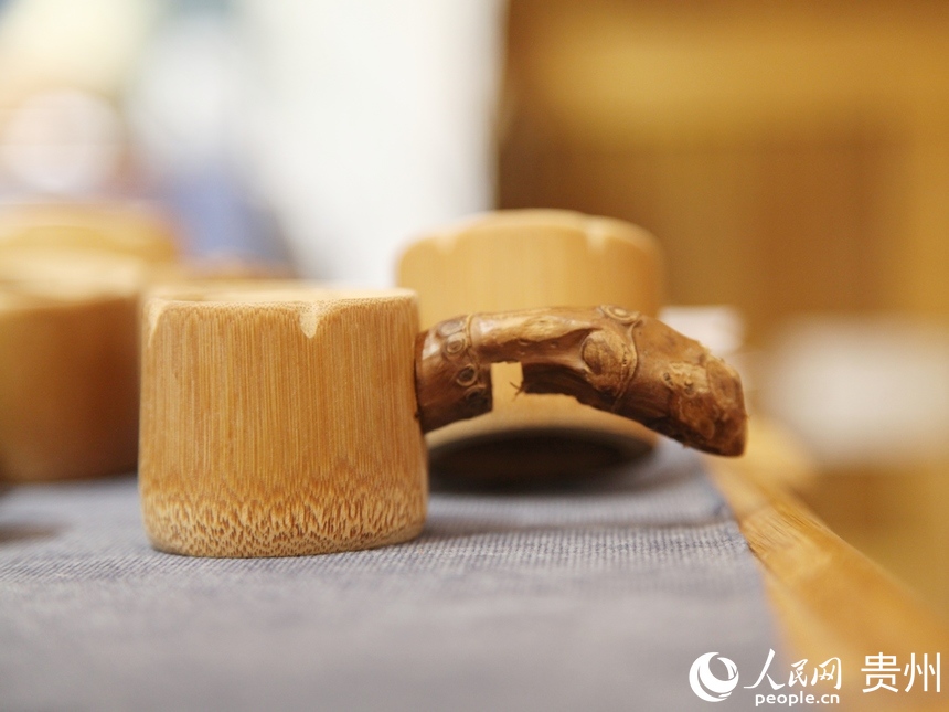 竹杯。人民网 龙章榆摄