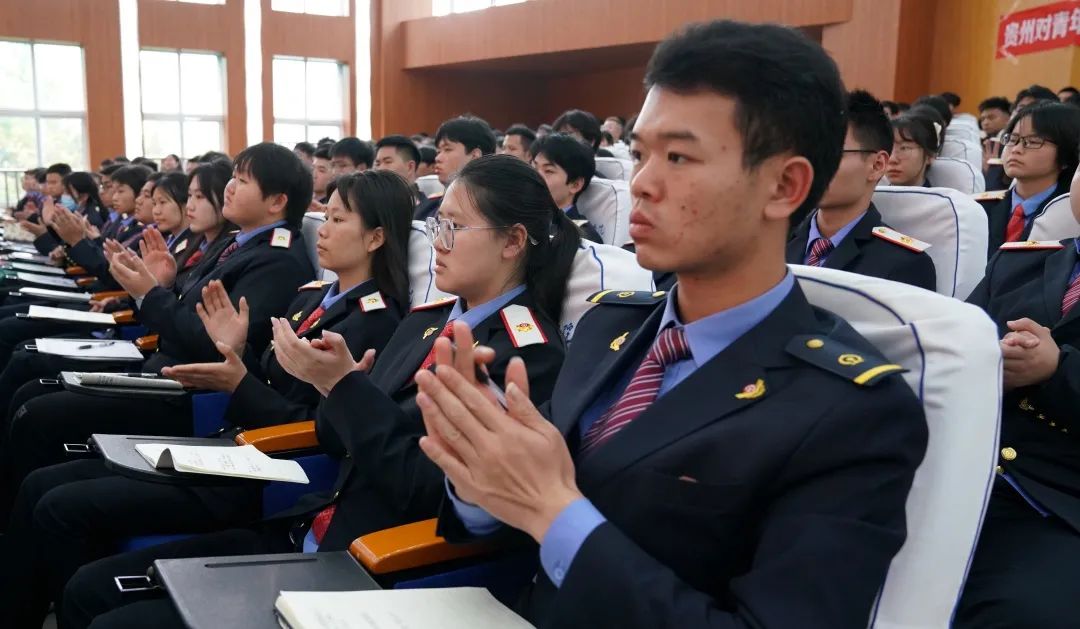 宣讲报告会现场。