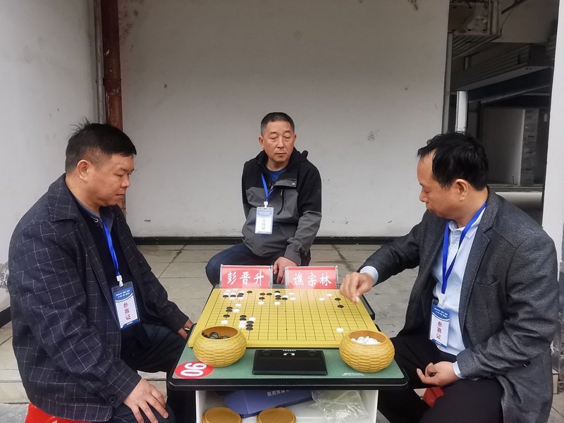 围棋博弈。