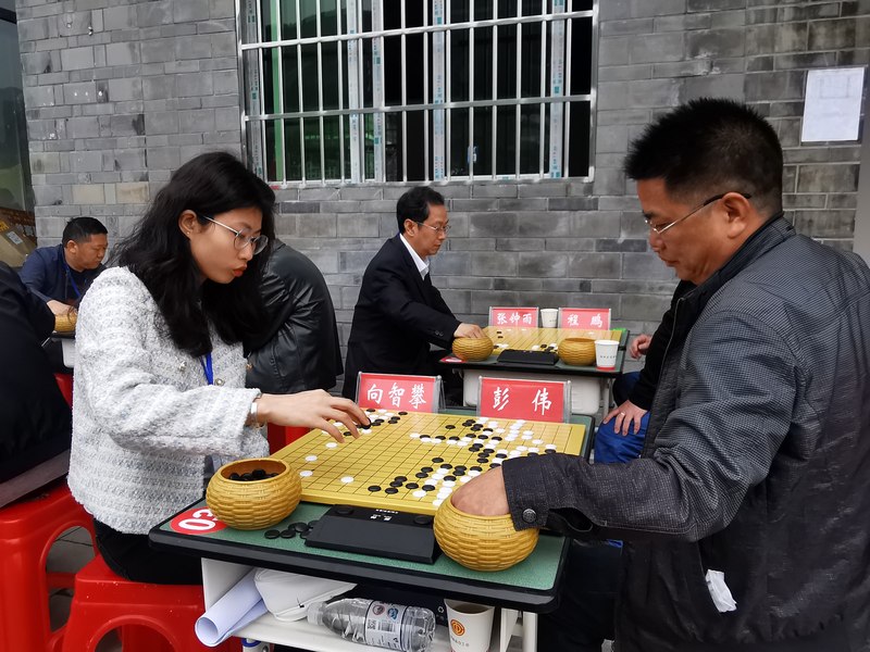围棋博弈。